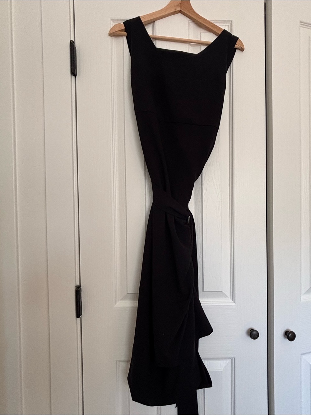 Malia Mills Chic Black Midi Dress with Waist Tie